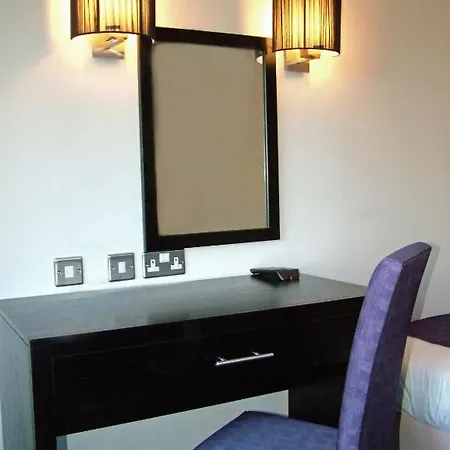 ホテル The Abbey 3*